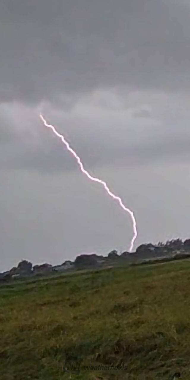 急な強雨や雷雨に注意 注目の空の写真 ウェザーニュース