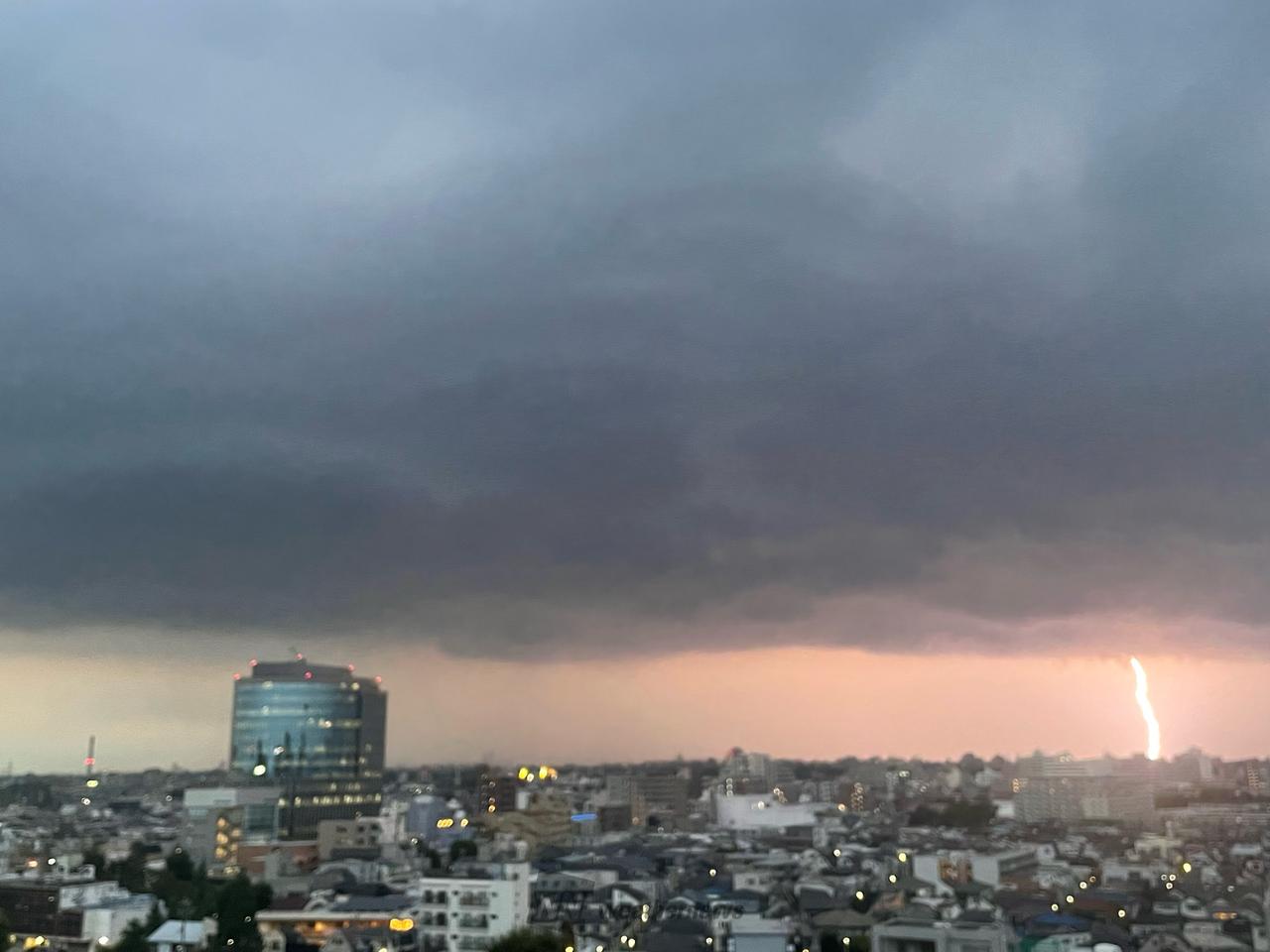 東京や埼玉でゲリラ雷雨 注目の空の写真 ウェザーニュース