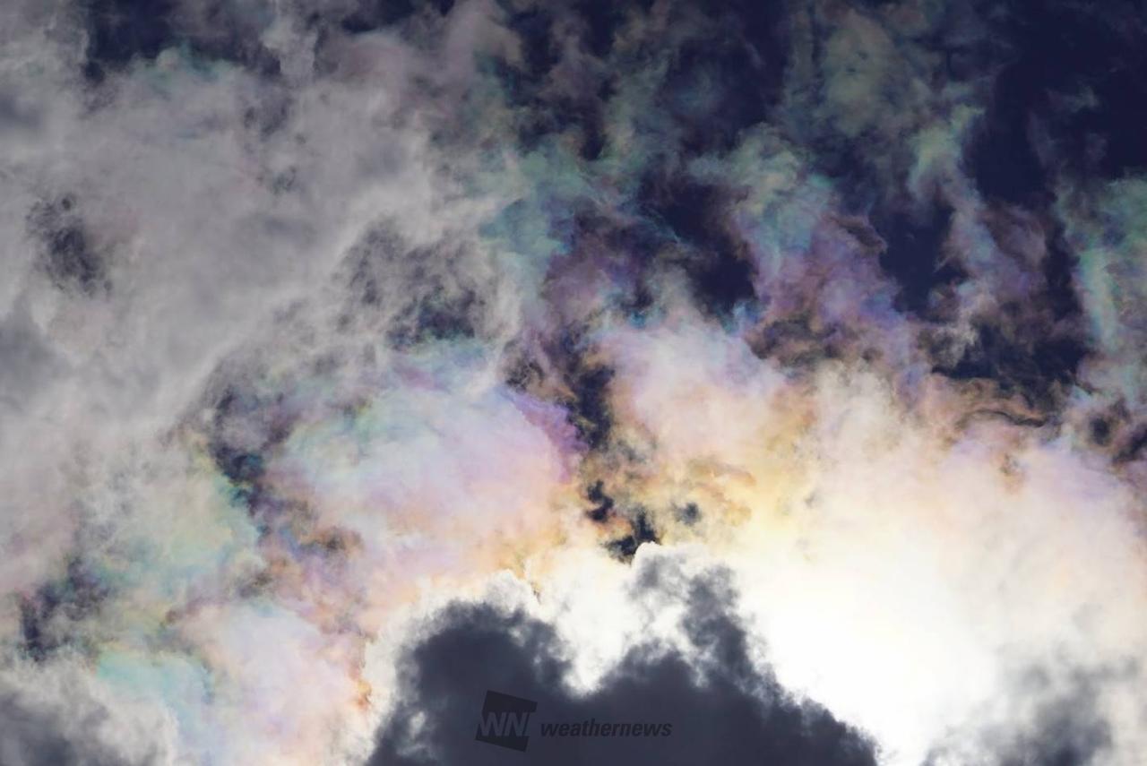 虹色に染まる雲 注目の空の写真 ウェザーニュース