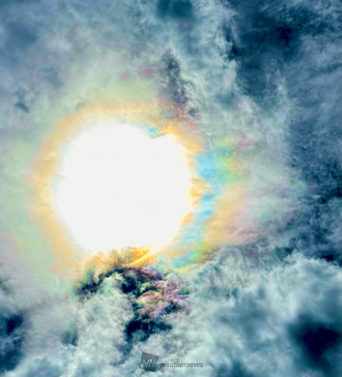 鮮やかな虹色の雲 注目の空の写真 ウェザーニュース
