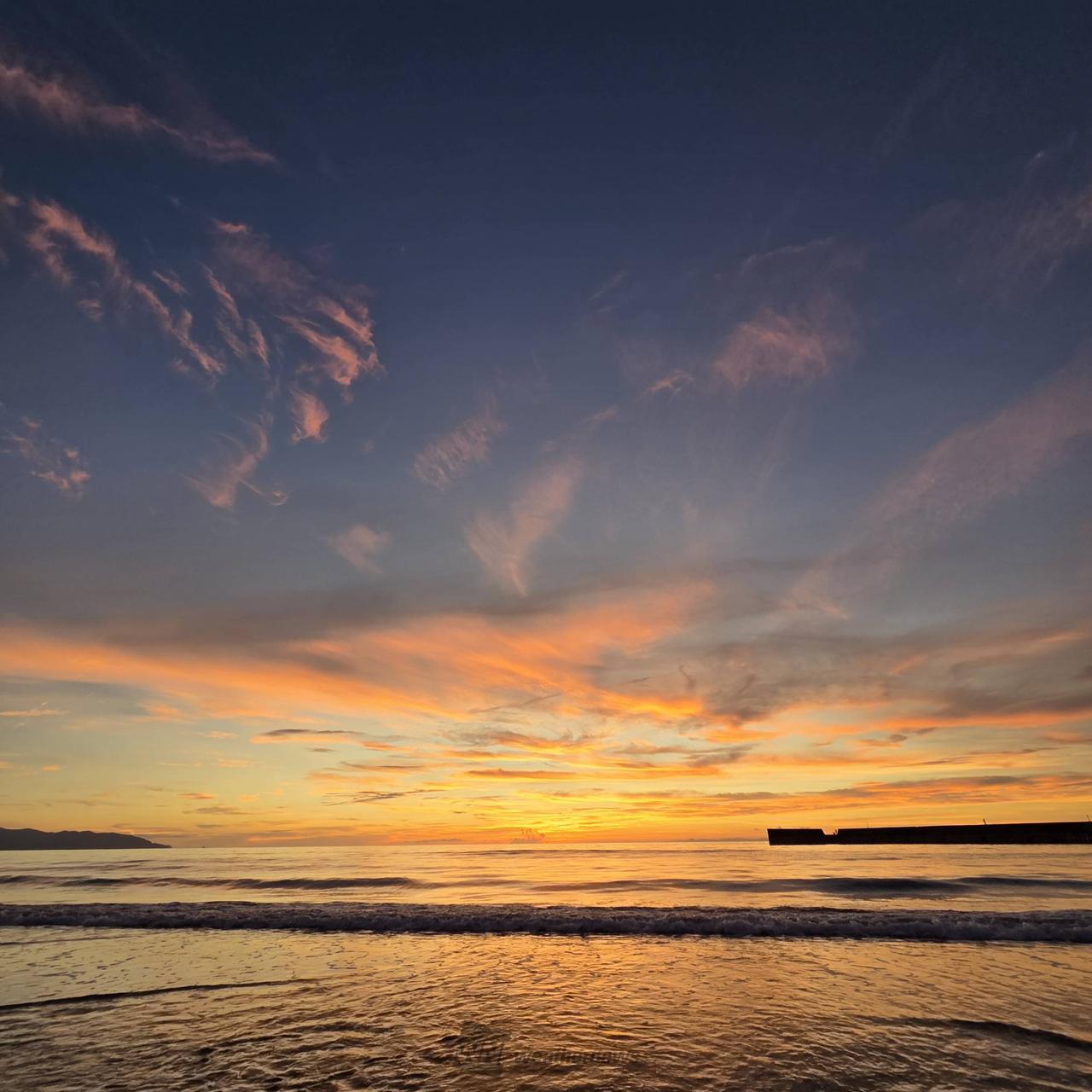 夕日写真 夕焼けのバイク撮影📷 #屋久島 #夕焼け #夕日 #夕空 #バイク #ハーレー