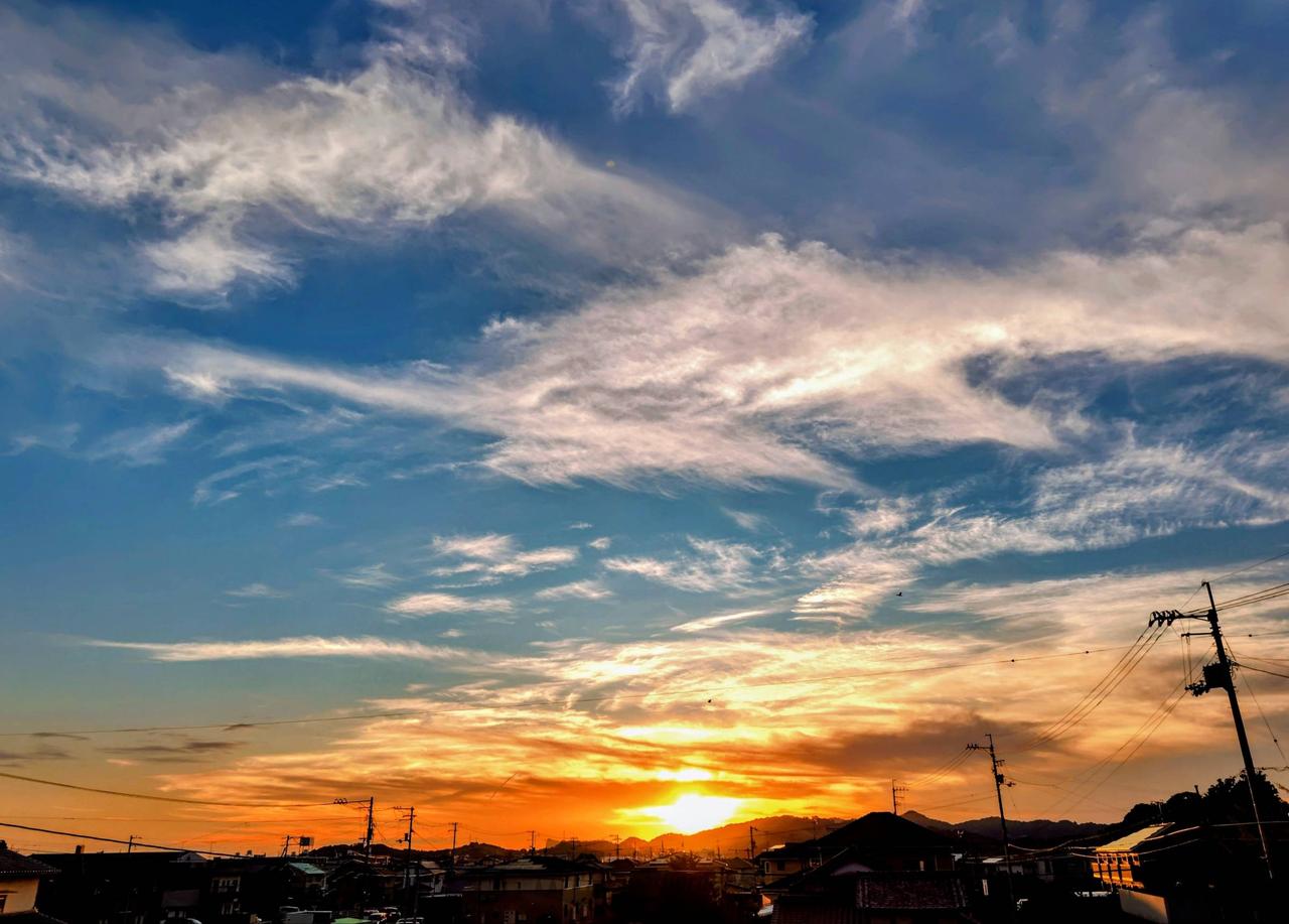 金曜日の夕焼け空 注目の空の写真 ウェザーニュース