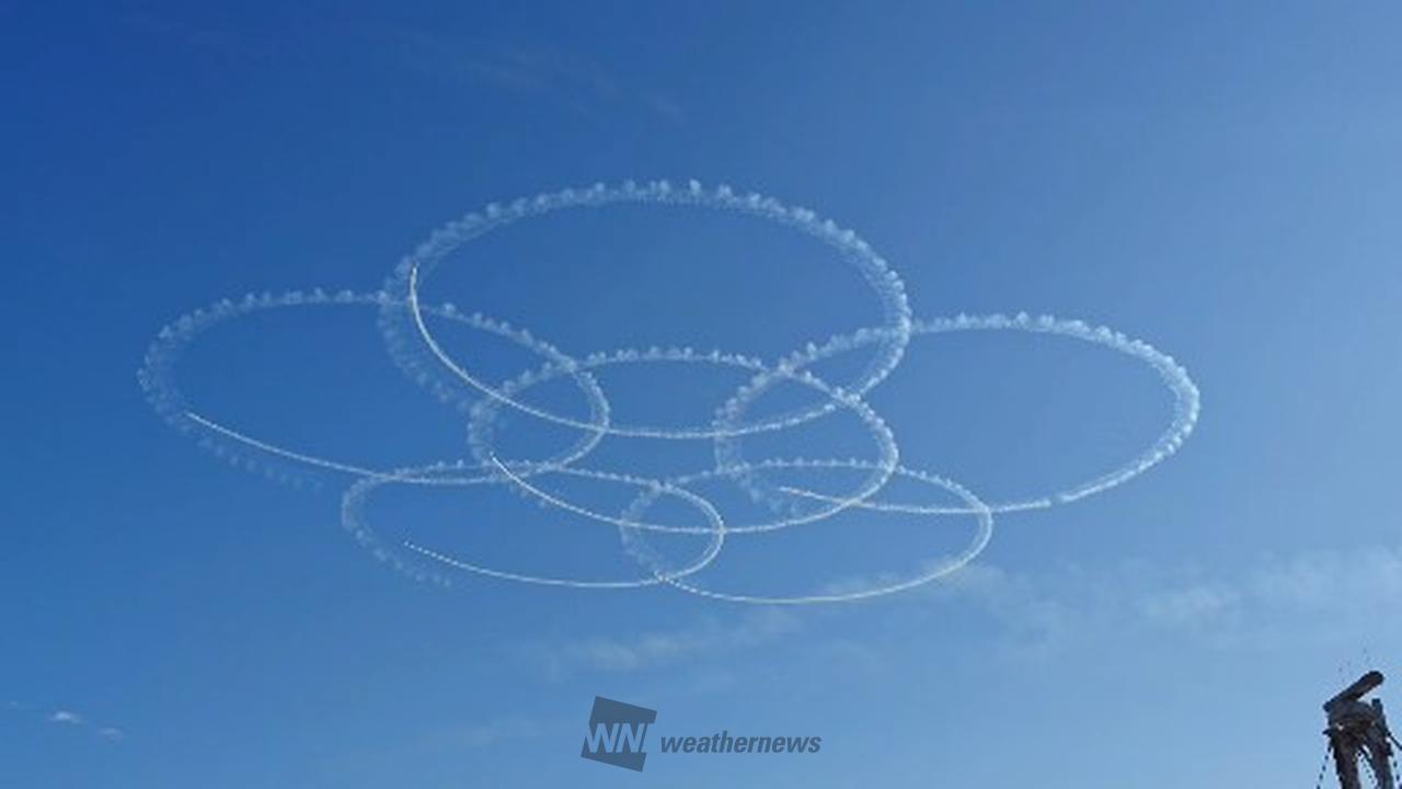 ブルーインパルス】茨城・大洗町 注目の空の写真 ウェザーニュース
