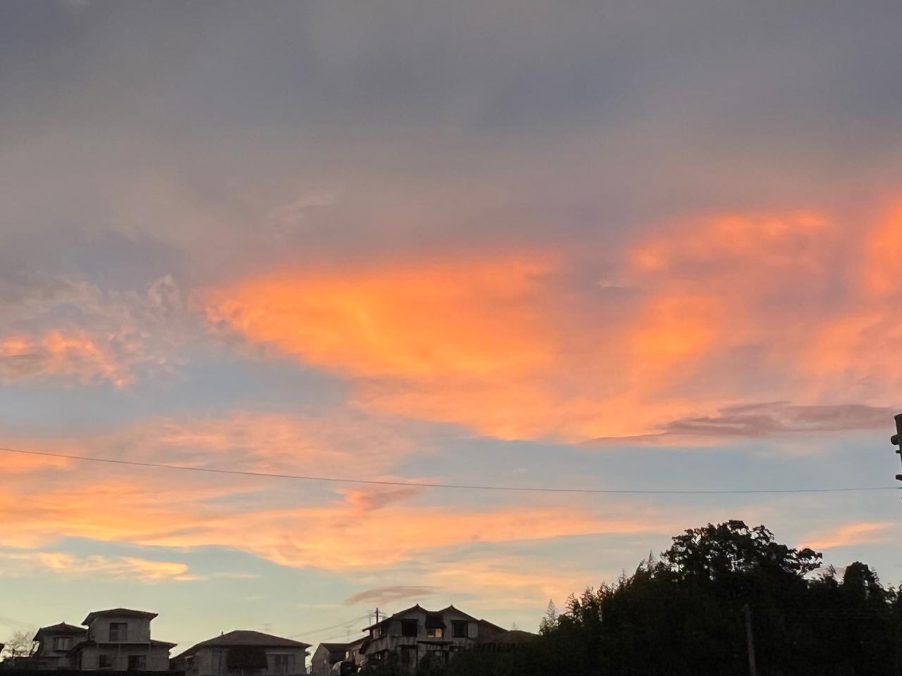雲が多めの夕焼け空 注目の空の写真 ウェザーニュース