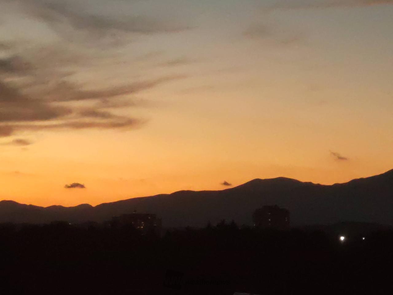 金曜日の夕焼け 注目の空の写真 ウェザーニュース