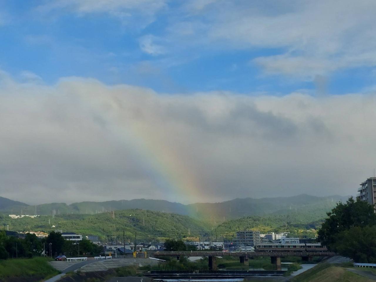 近畿で朝虹 注目の空の写真 ウェザーニュース
