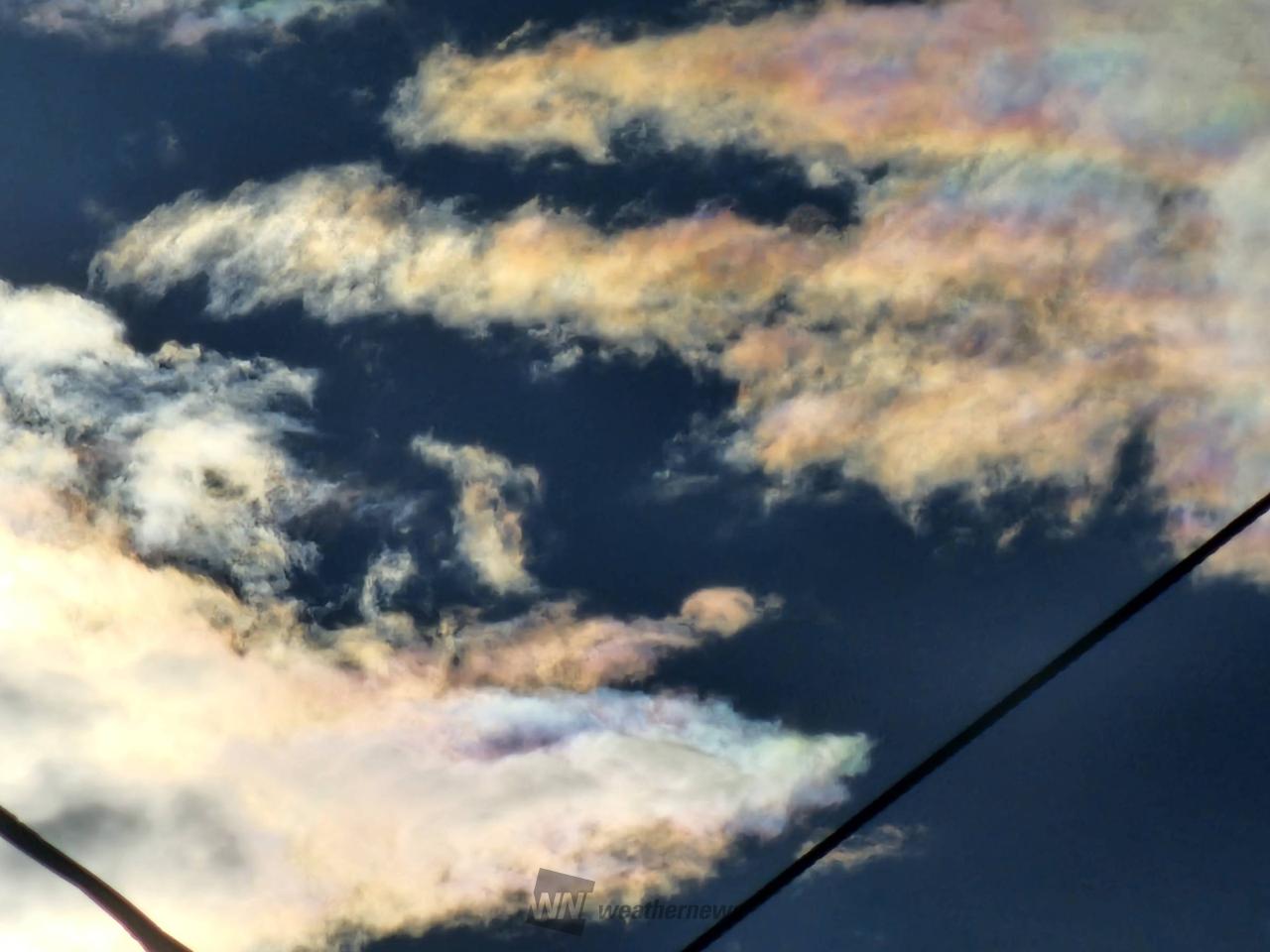 青空に浮かぶ彩雲 注目の空の写真 ウェザーニュース