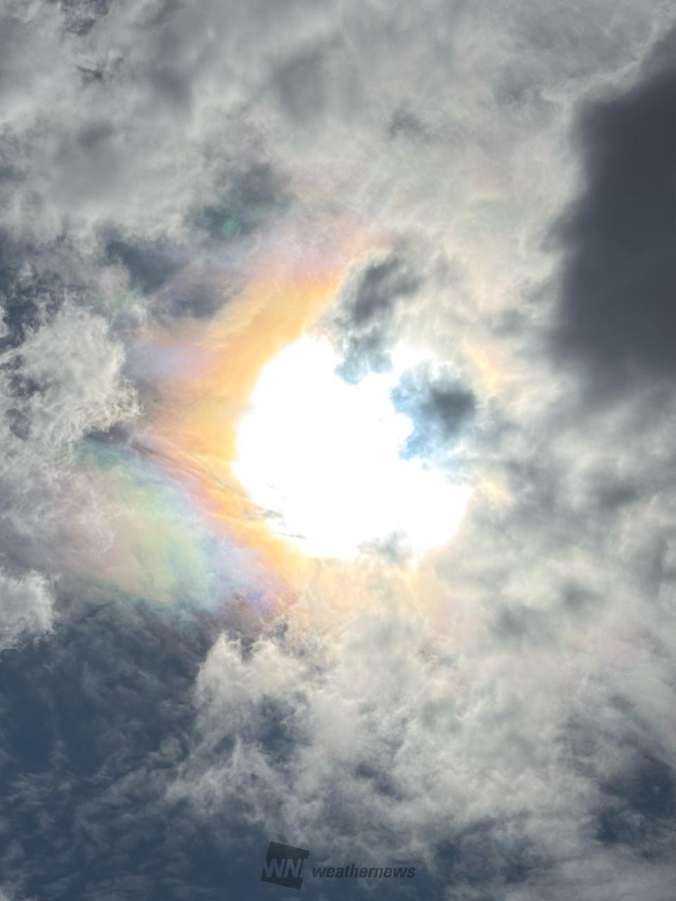 虹色に染まる雲 注目の空の写真 ウェザーニュース