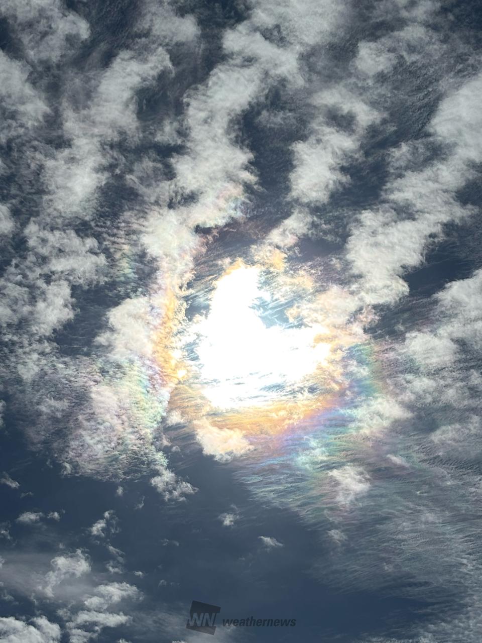 虹色に染まる雲 注目の空の写真 ウェザーニュース