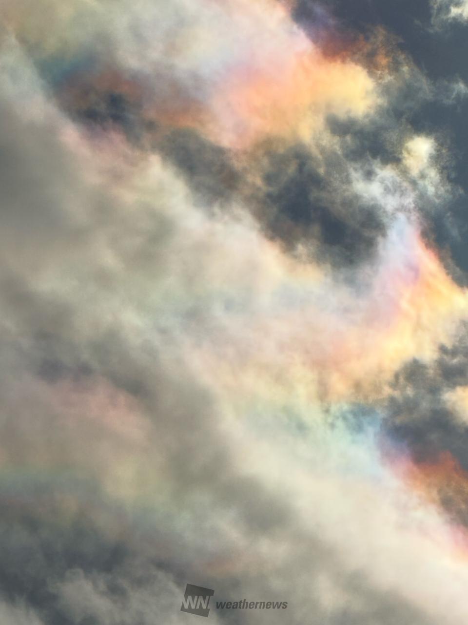 虹色に染まる雲 注目の空の写真 ウェザーニュース