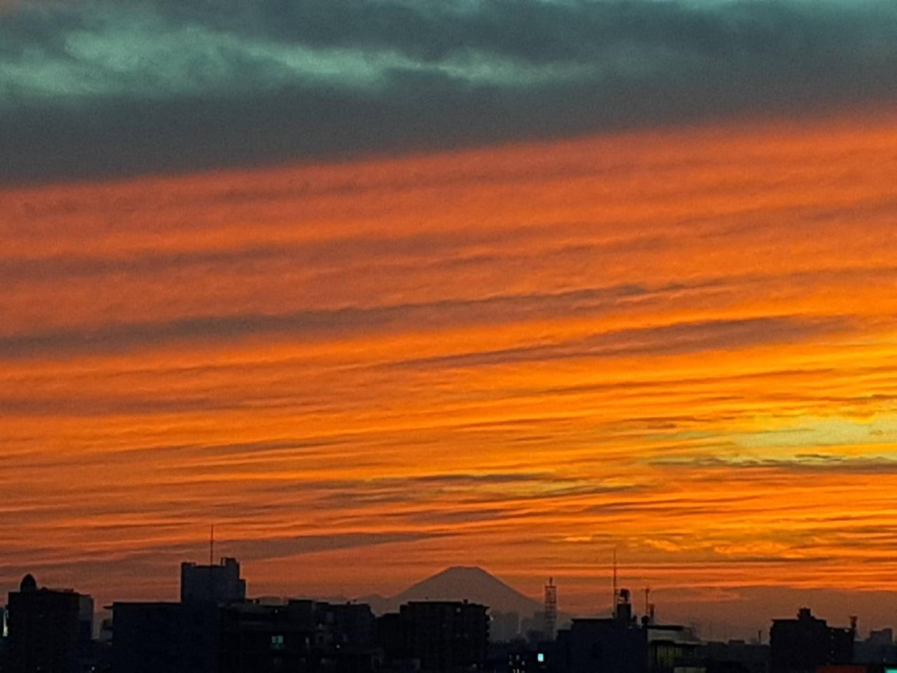 関東でしましまの夕焼け 注目の空の写真 ウェザーニュース