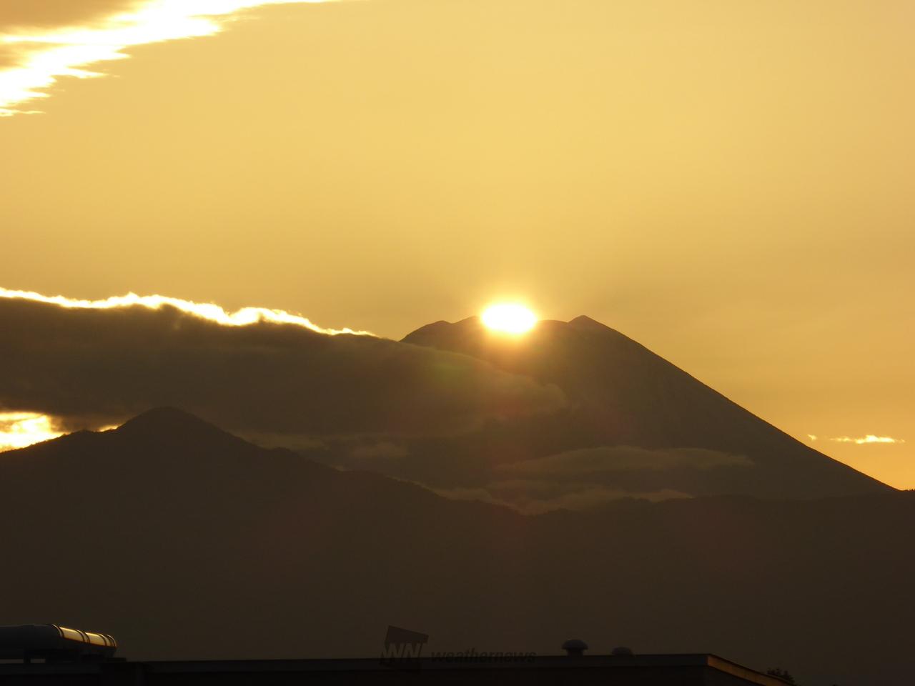 今日の富士山 ダイヤモンド富士も♦️ 注目の空の写真 ウェザーニュース