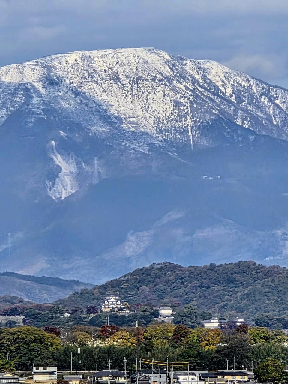 伊吹山などで初冠雪 注目の空の写真 ウェザーニュース