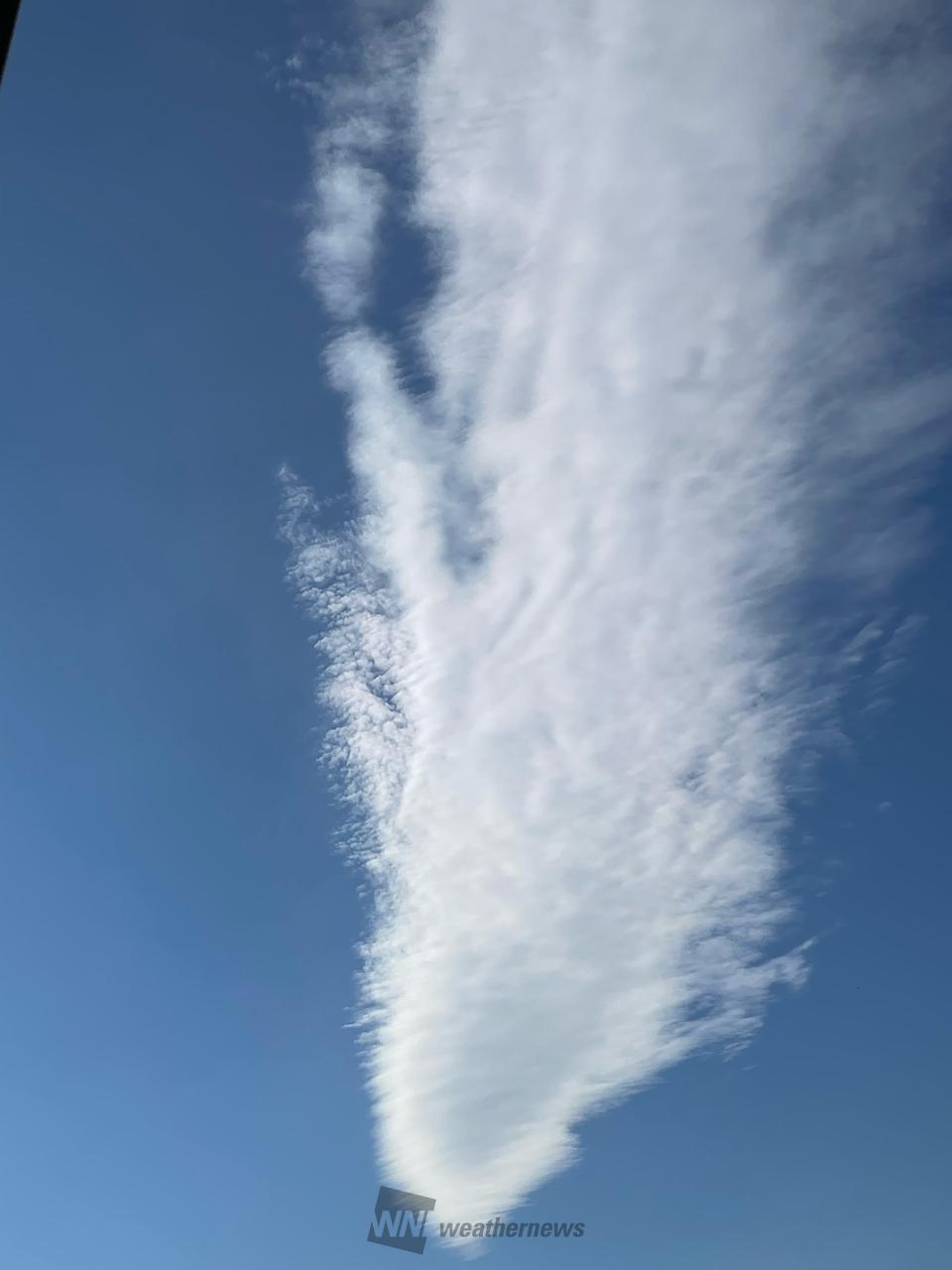 シュッと伸びる雲 注目の空の写真 ウェザーニュース