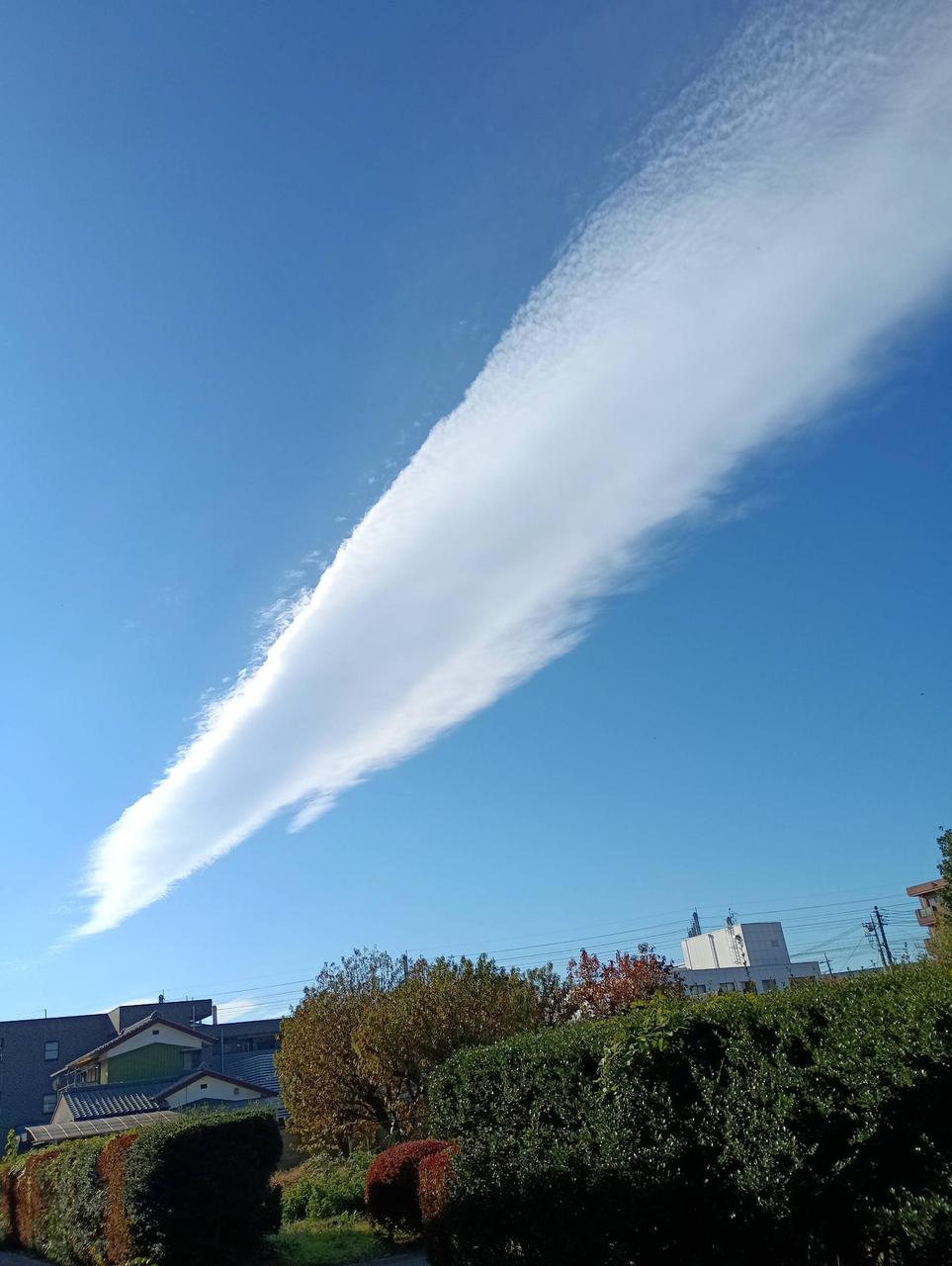 シュッと伸びる雲 注目の空の写真 ウェザーニュース