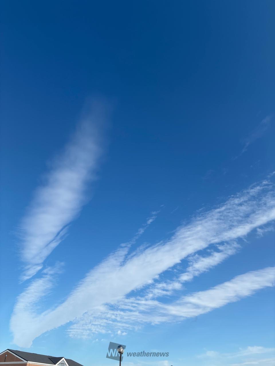 シュッと伸びる雲 注目の空の写真 ウェザーニュース