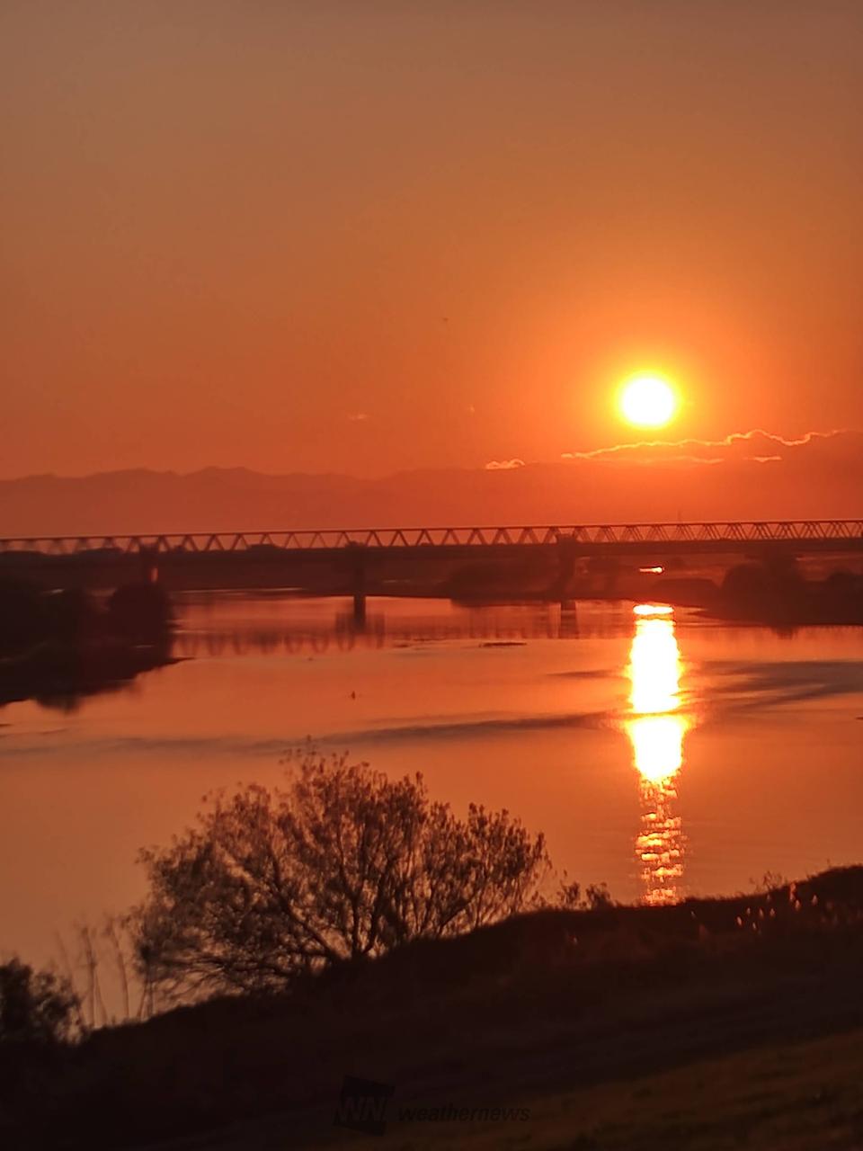 連休前の夕焼け 注目の空の写真 ウェザーニュース