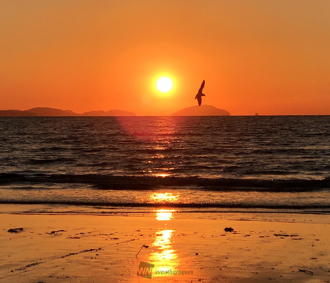 KORO様　木曜日夕方 夕焼けタイム 注目の空の写真 ウェザーニュース