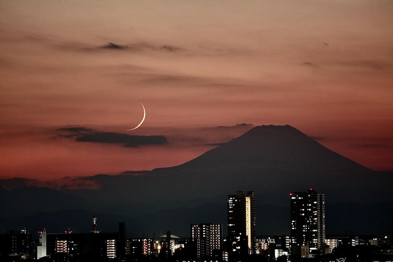 夕空にほっそりムーン 注目の空の写真 ウェザーニュース