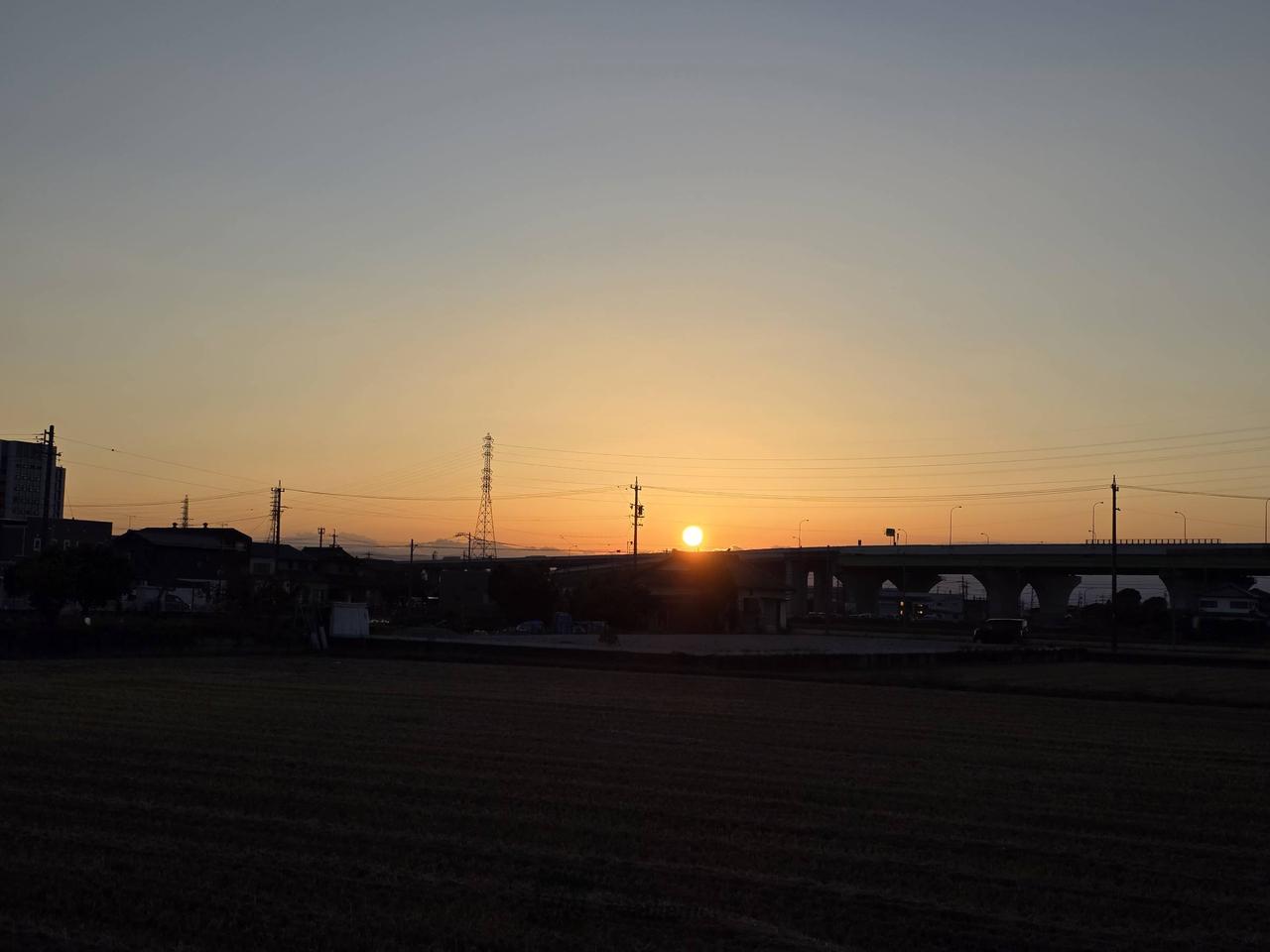 今日の夕日です。 間もなく日没の時間。風 | 愛知県一宮市