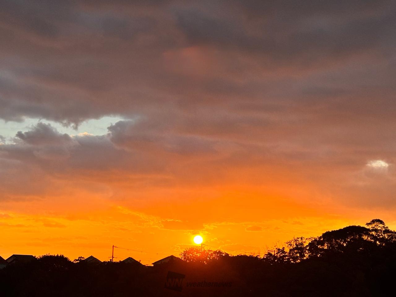 沈む夕陽 注目の空の写真 ウェザーニュース