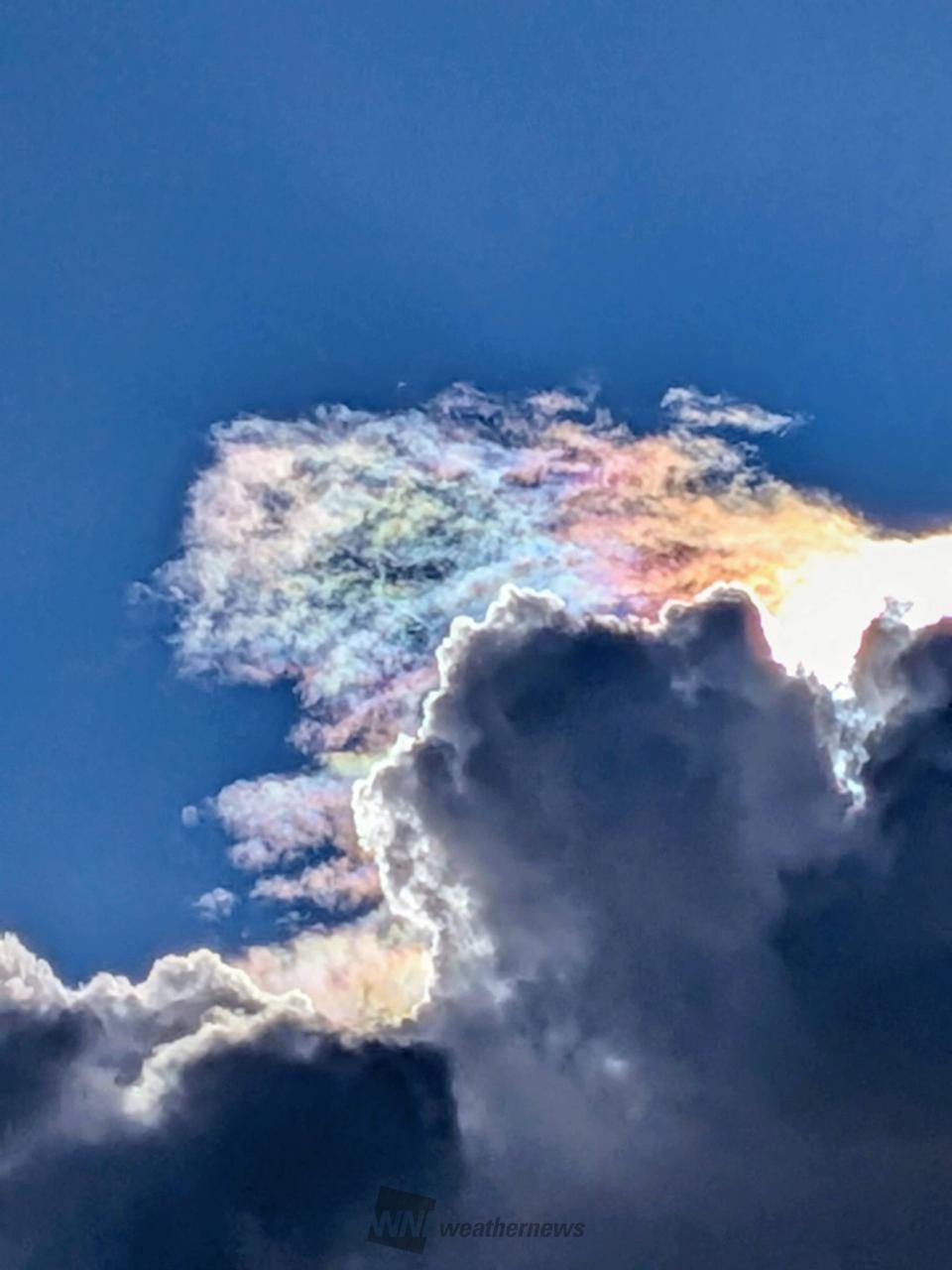 虹色の雲「彩雲」 注目の空の写真 ウェザーニュース
