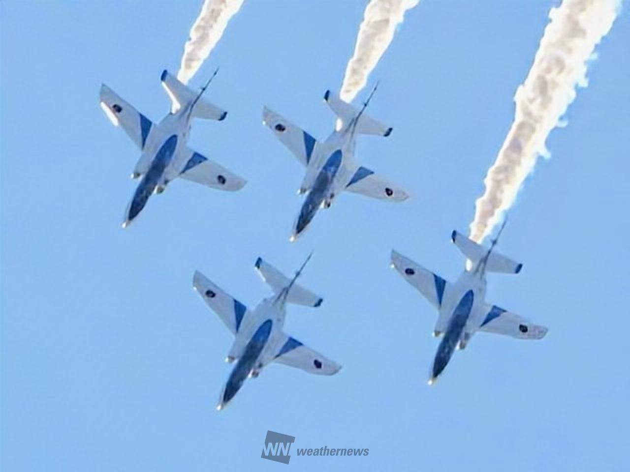 茨城】ブルーインパルス 注目の空の写真 ウェザーニュース