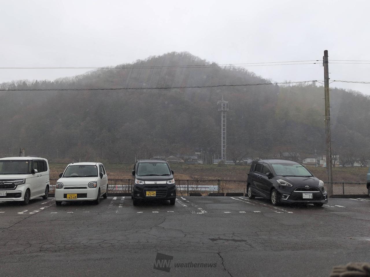 突然あられっぽいの...