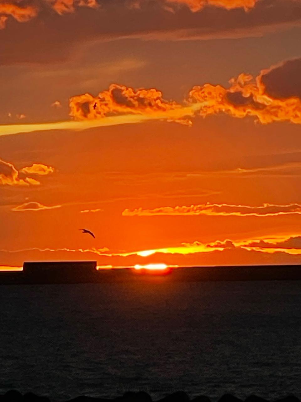 オレンジの夕焼け 注目の空の写真 ウェザーニュース