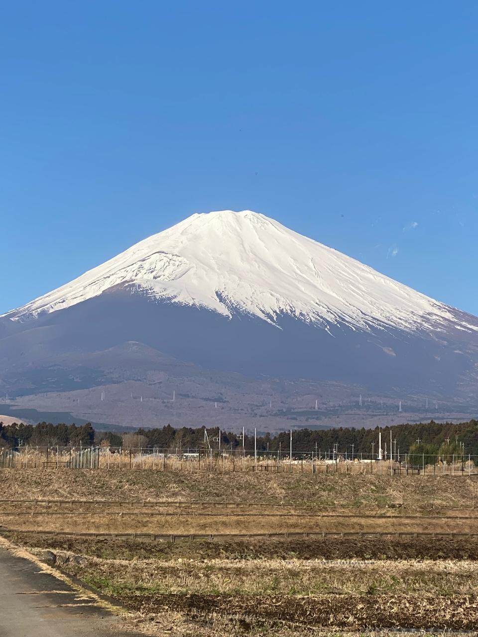 青空に映える富士🗻 注目の空の写真 ウェザーニュース