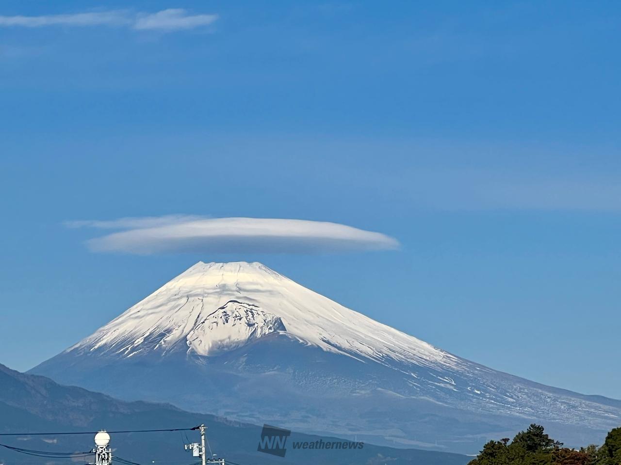 富士山の上空にUFO？ 注目の空の写真 ウェザーニュース