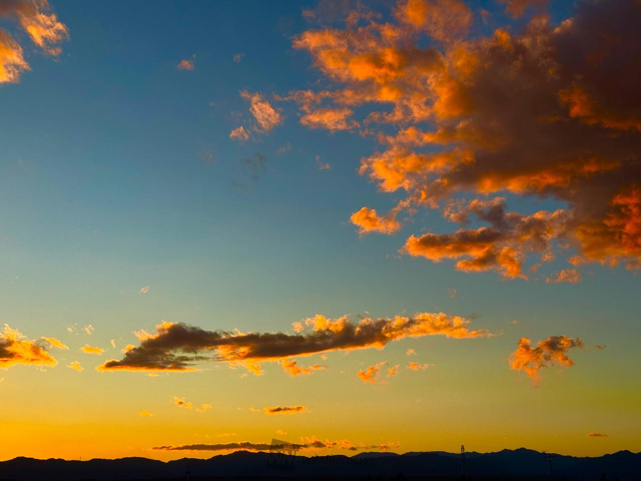 燃えるような鮮やかな夕焼け 注目の空の写真 ウェザーニュース