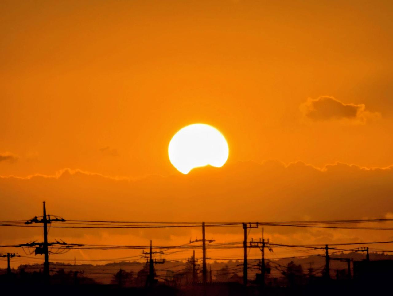 no.0496 冬夕焼のオレンジスモーキー　一点物 オレンジの夕焼け 注目の空の写真 ウェザーニュース