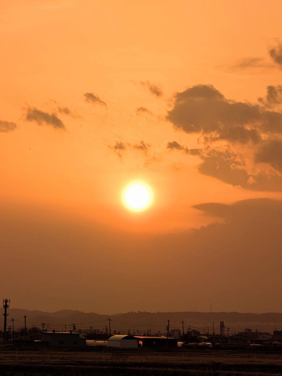 今日の夕陽 ぼんやりした。夕日でした。雲 | 宮城県仙台市若林区
