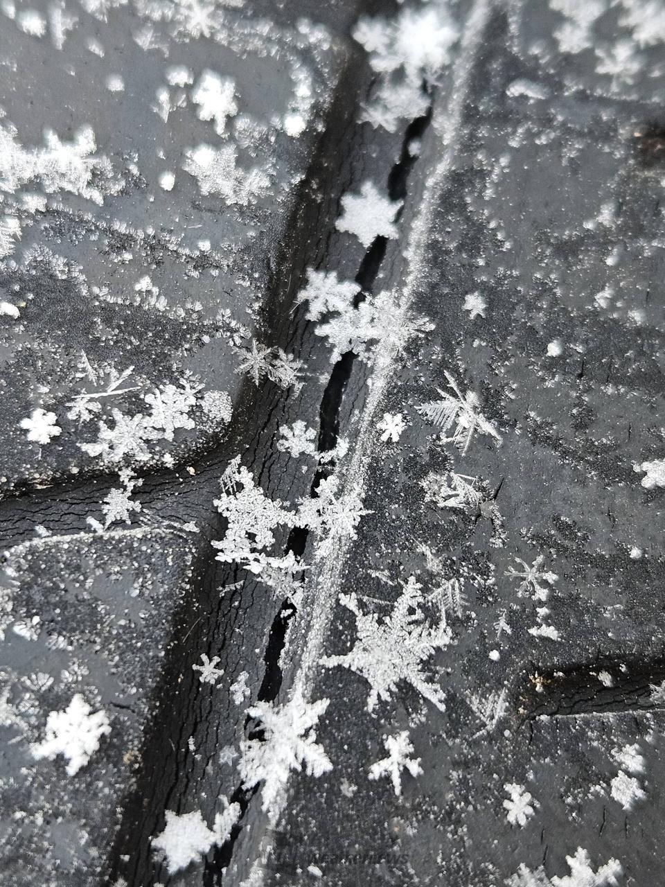 高品質水晶 ✧︎レーザーカービング 雪の結晶 高品質水晶 ✧︎レーザーカービング 雪の結晶 結晶のデジタル雪の結晶