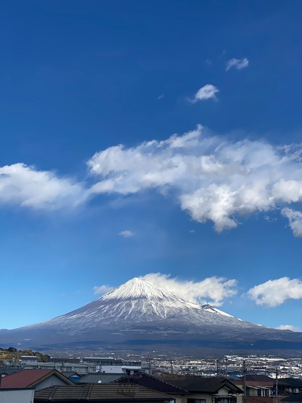 雪が増えた富士🗻 注目の空の写真 ウェザーニュース