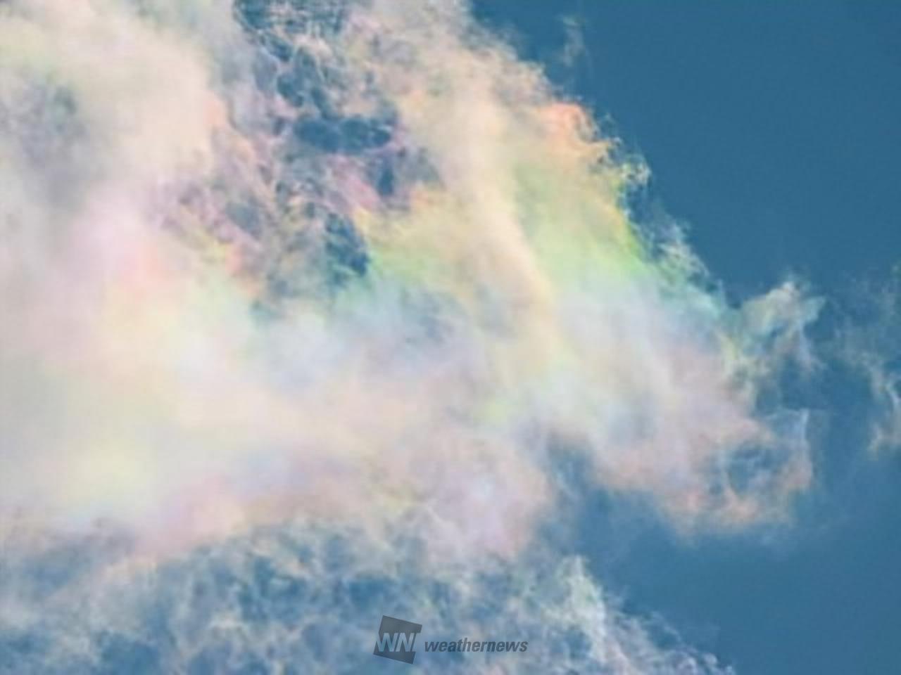 青空に浮かぶ虹色雲 注目の空の写真 ウェザーニュース