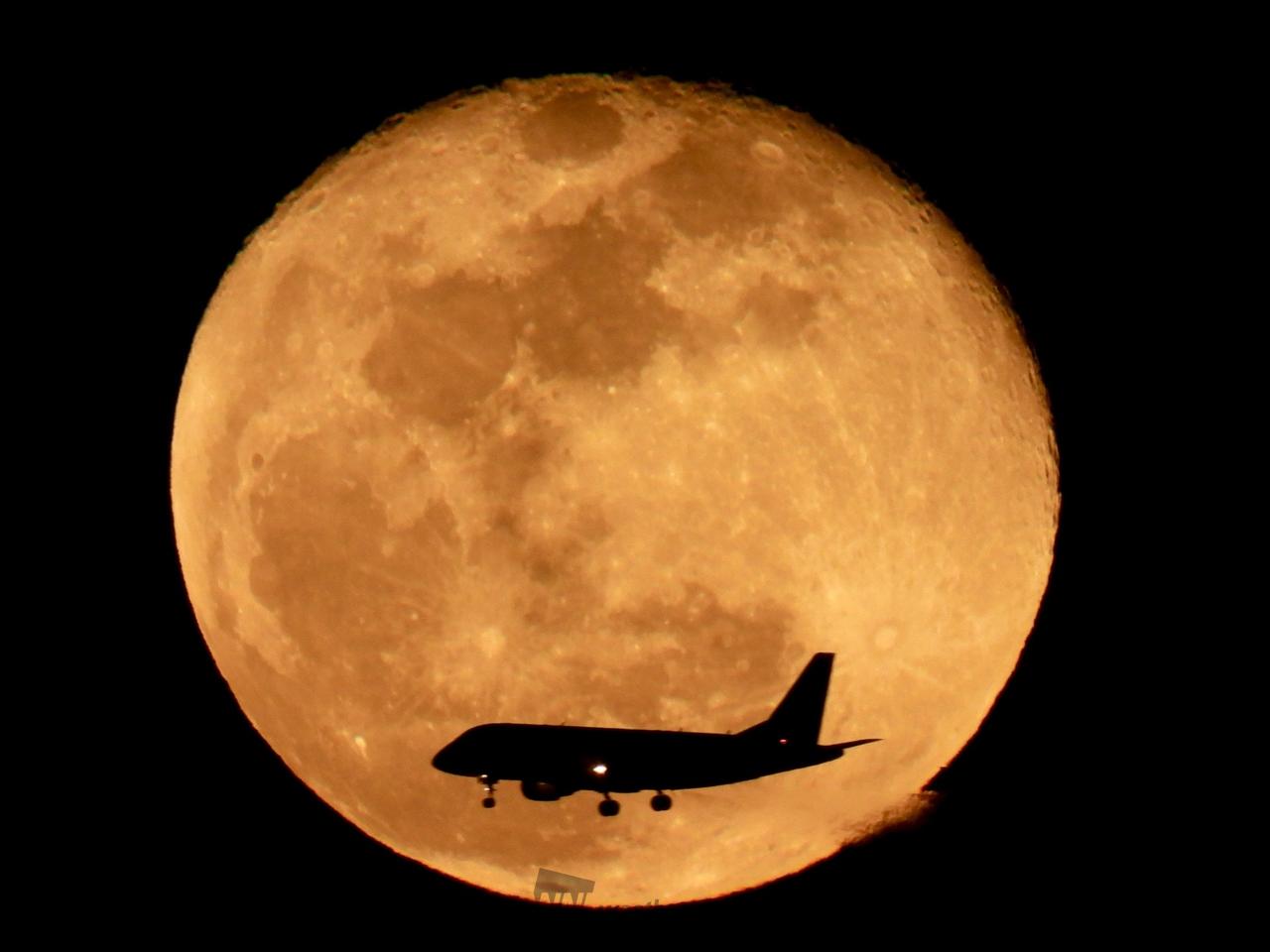🌕十六夜の月 注目の空の写真 ウェザーニュース