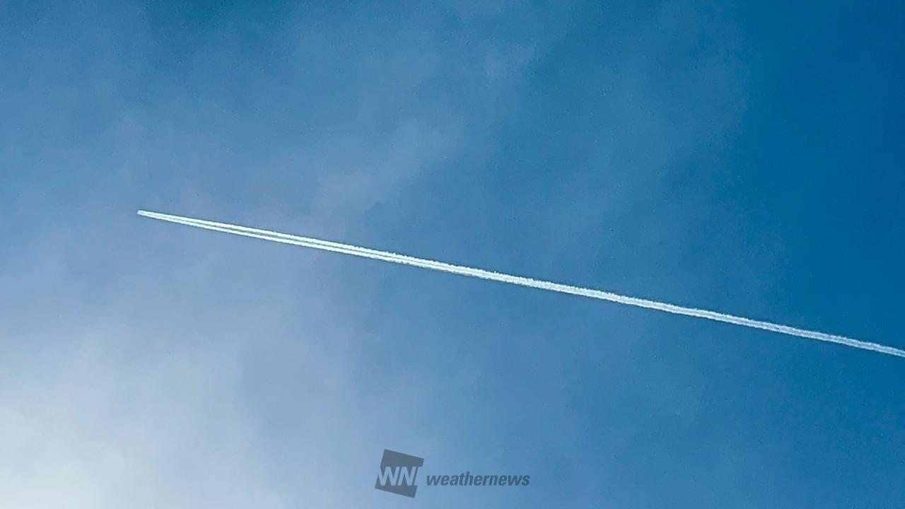 ✈️伸び〜る飛行機雲 注目の空の写真 ウェザーニュース