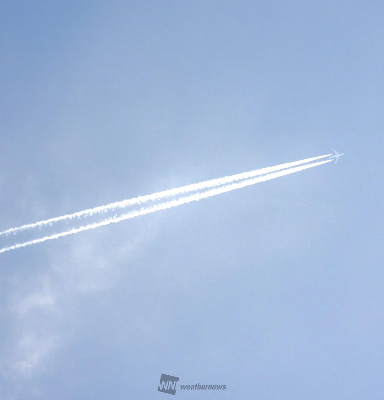 ✈️伸び〜る飛行機雲 注目の空の写真 ウェザーニュース