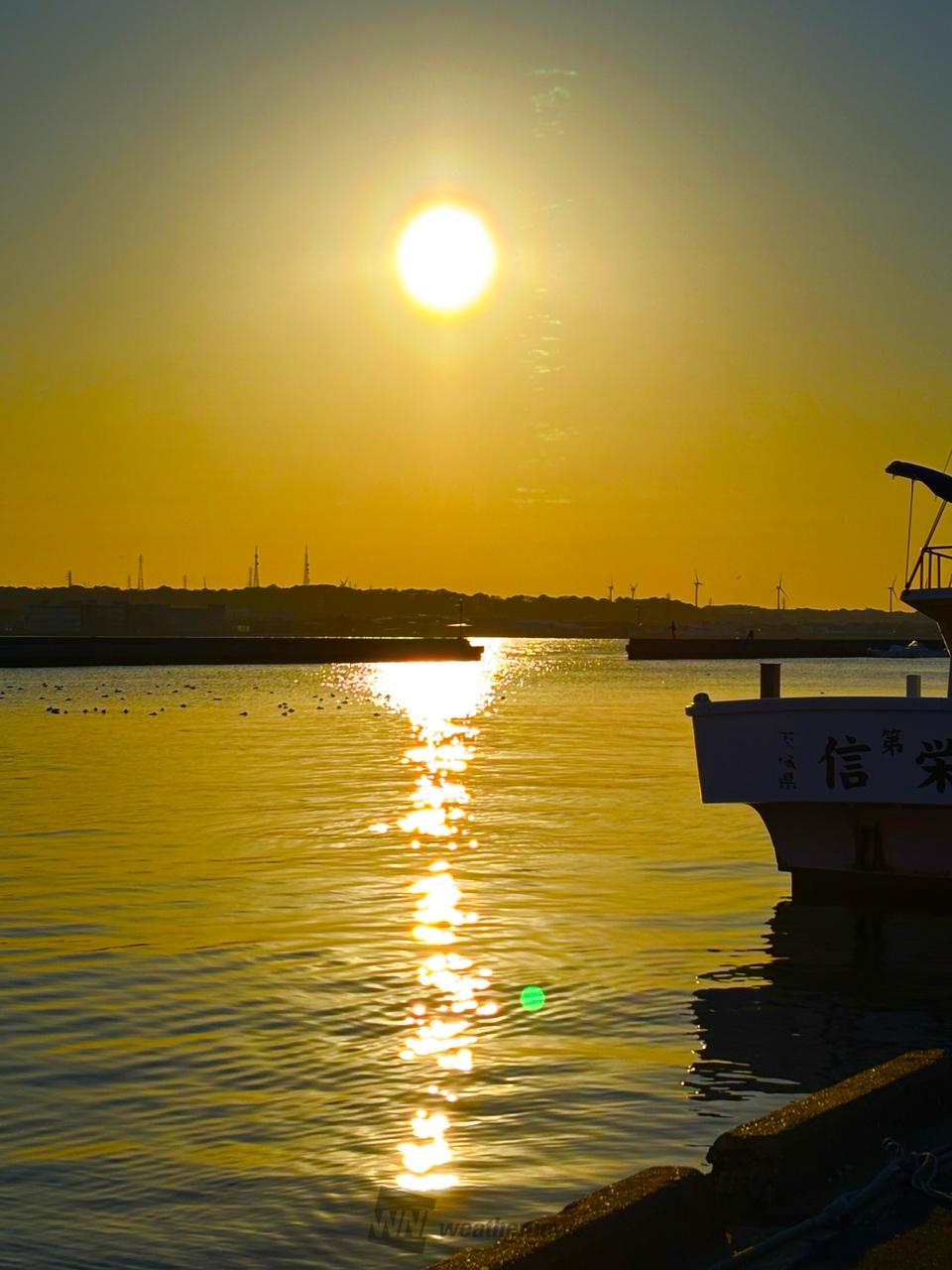 ミモザ色の夕焼け 注目の空の写真 ウェザーニュース