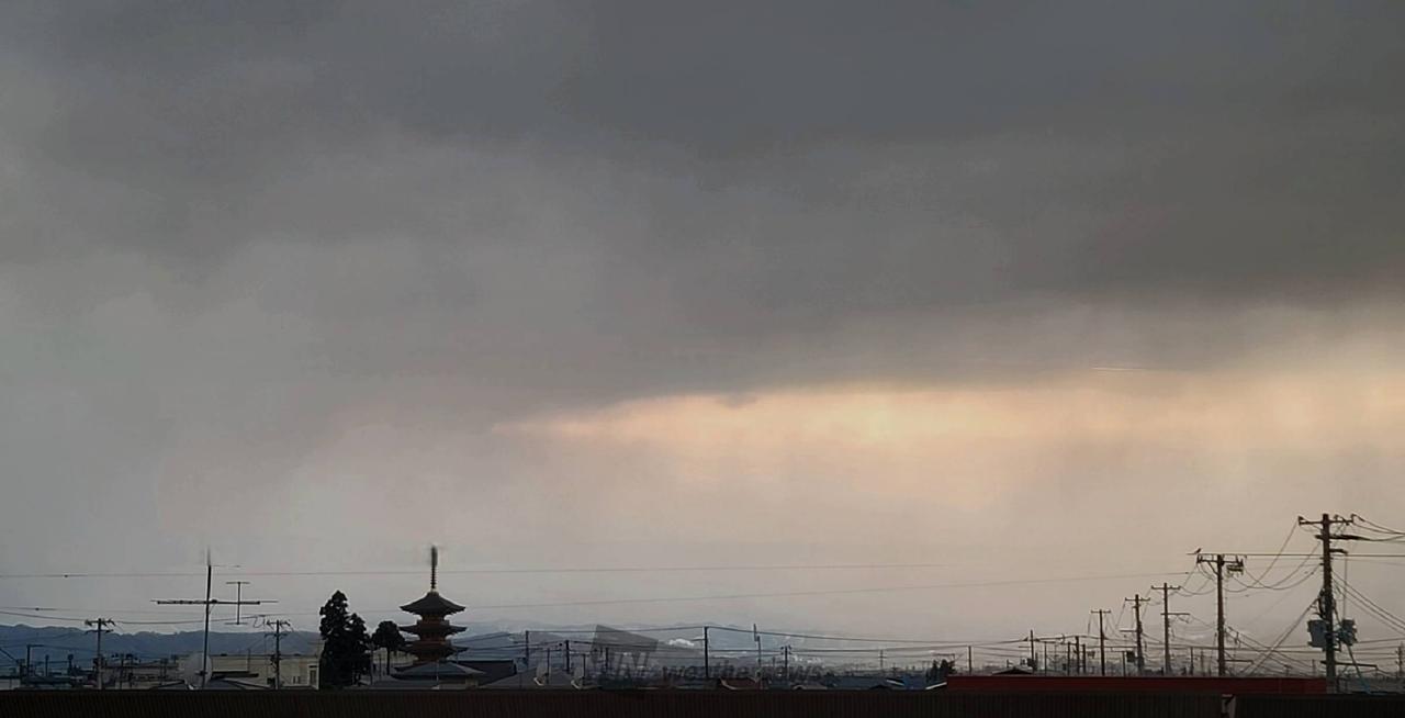 夕焼けタイムは雲...