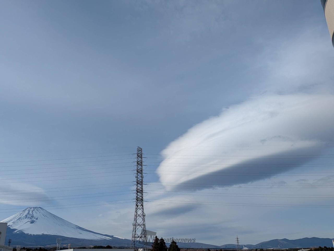 富士山 レンズ雲 風景写真 富士山に笠雲やレンズ雲 注目の空の写真 ウェザーニュース