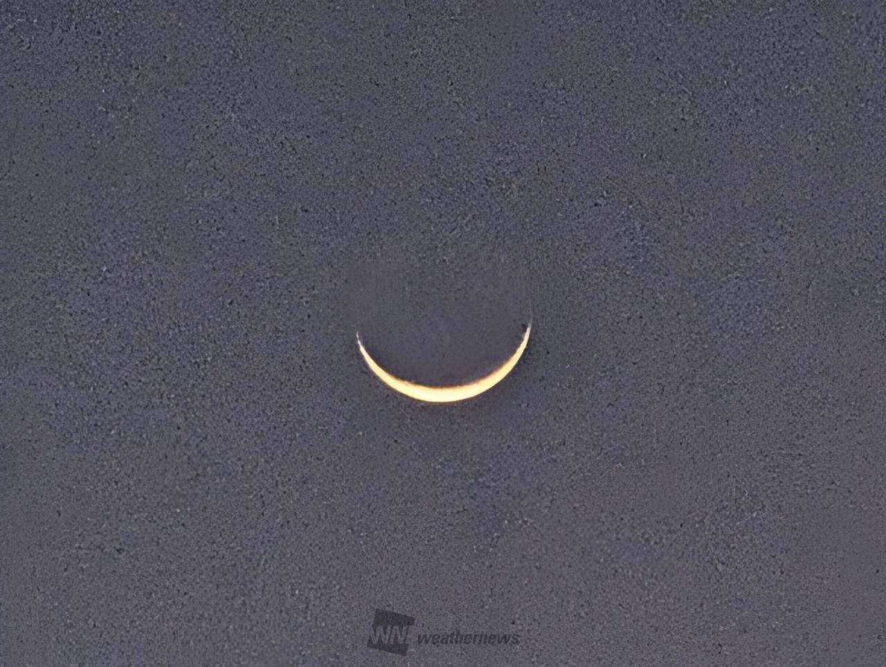 幻想的な細い月 注目の空の写真 ウェザーニュース