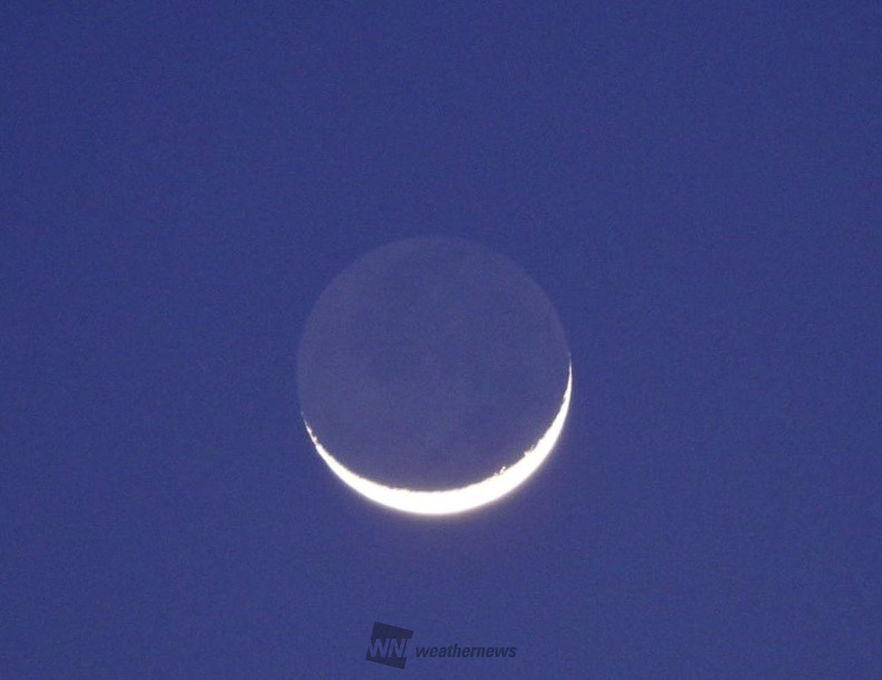 幻想的な細い月 注目の空の写真 ウェザーニュース