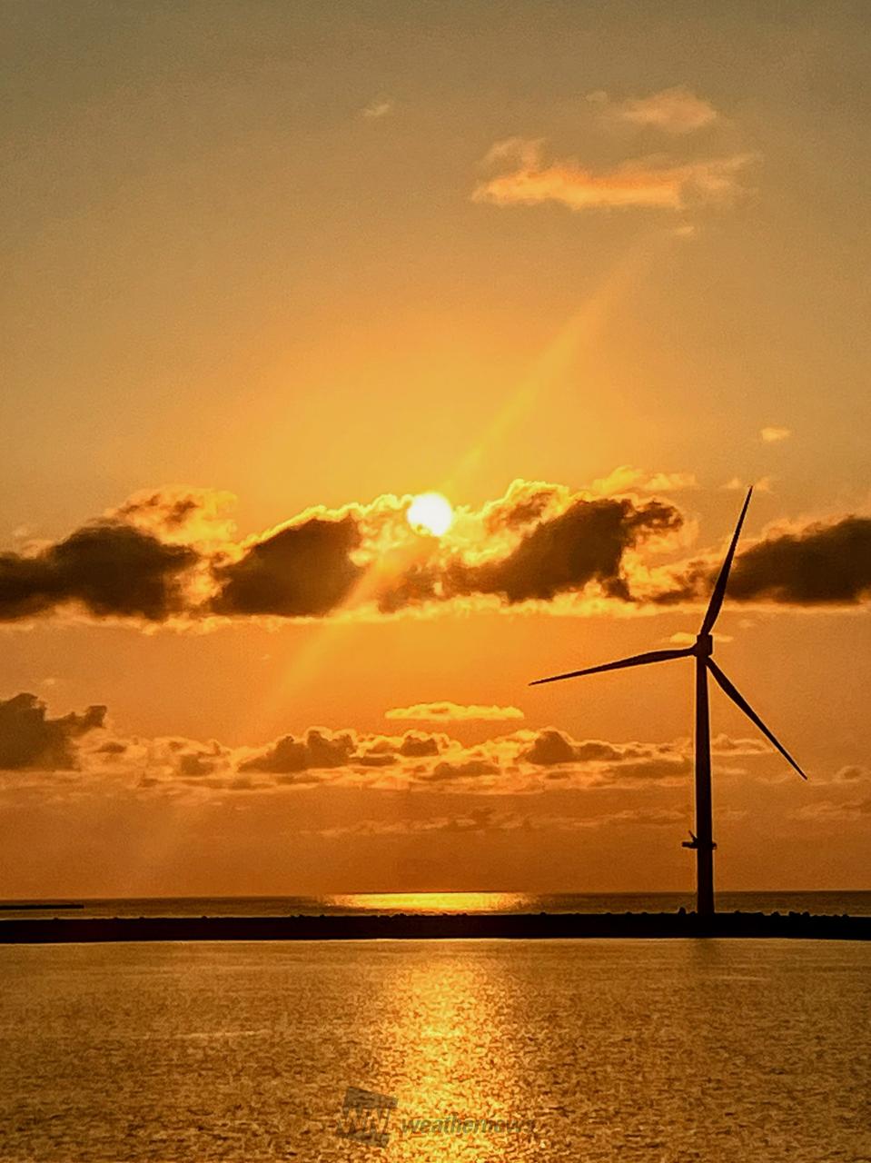 金曜日の夕焼け 注目の空の写真 ウェザーニュース