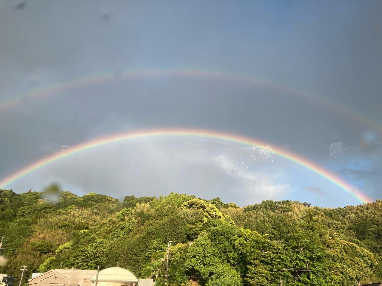 雨上がりに虹 注目の空の写真 ウェザーニュース