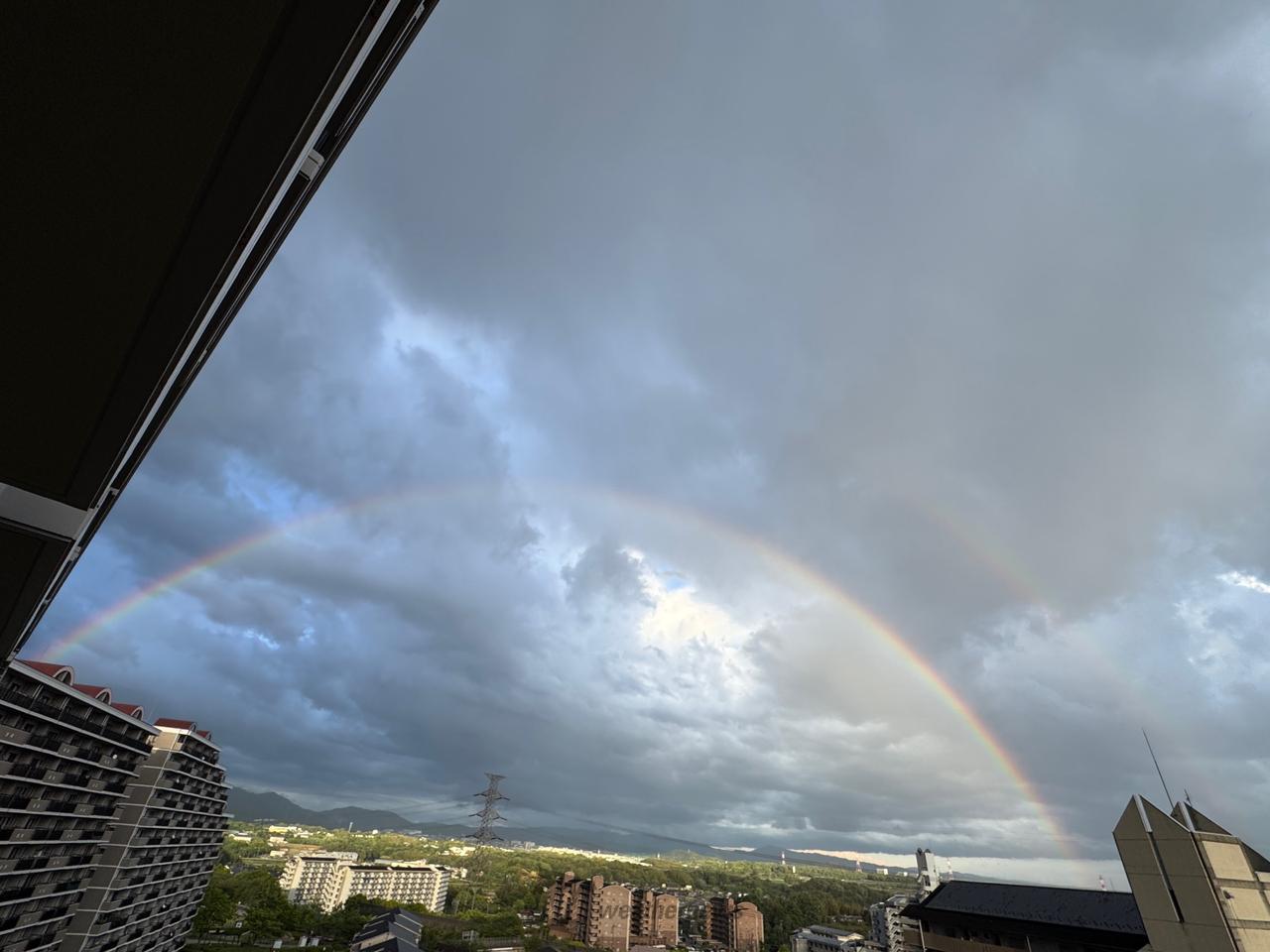 雨上がりに虹 注目の空の写真 ウェザーニュース