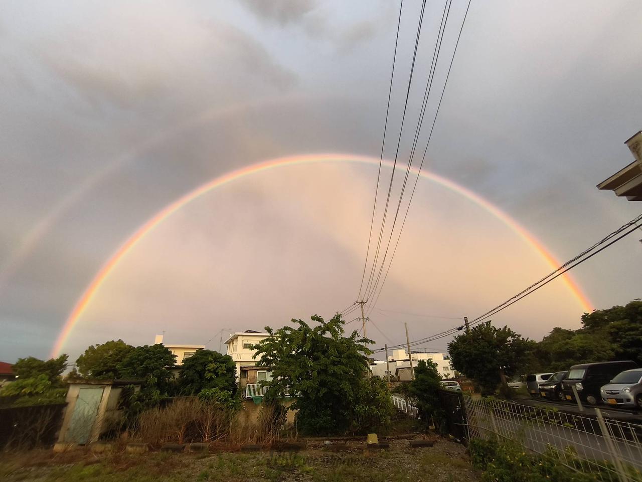 雨上がりの沖縄 ダブルレインボー🌈 注目の空の写真 ウェザーニュース
