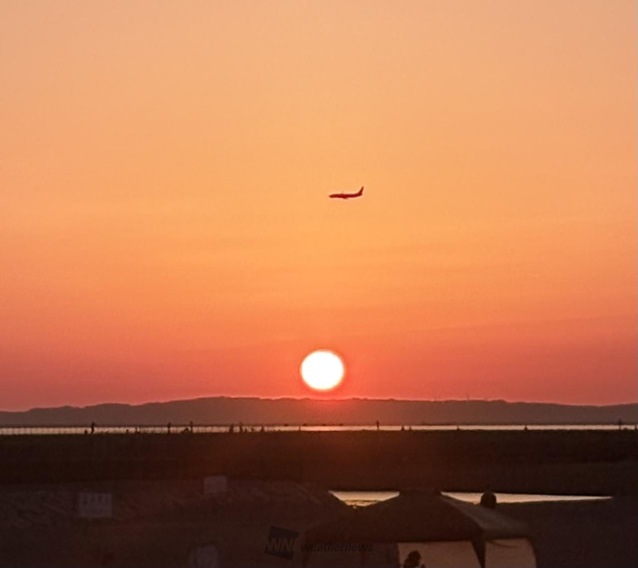 no.0496 冬夕焼のオレンジスモーキー　一点物 日曜日の夕焼け 注目の空の写真 ウェザーニュース